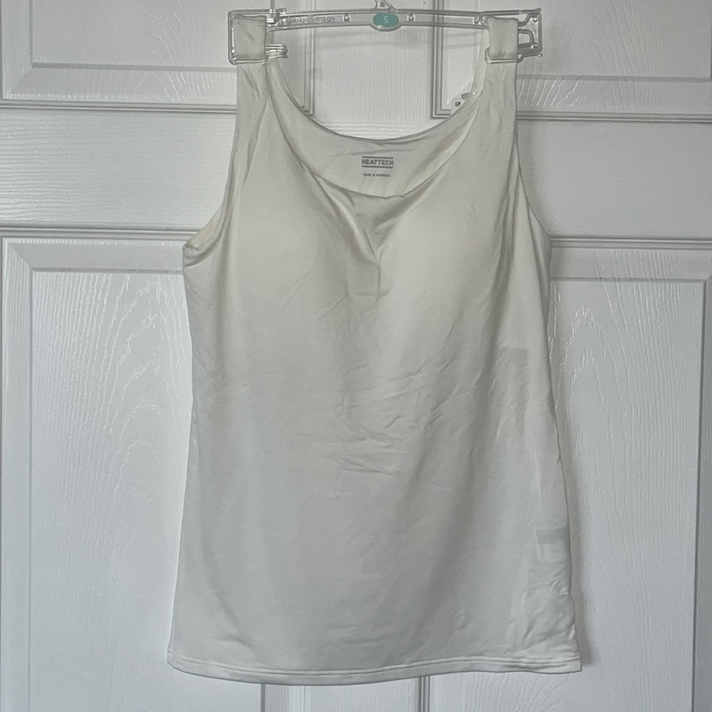 UNIQLO Heat Tech padded sleeveless top